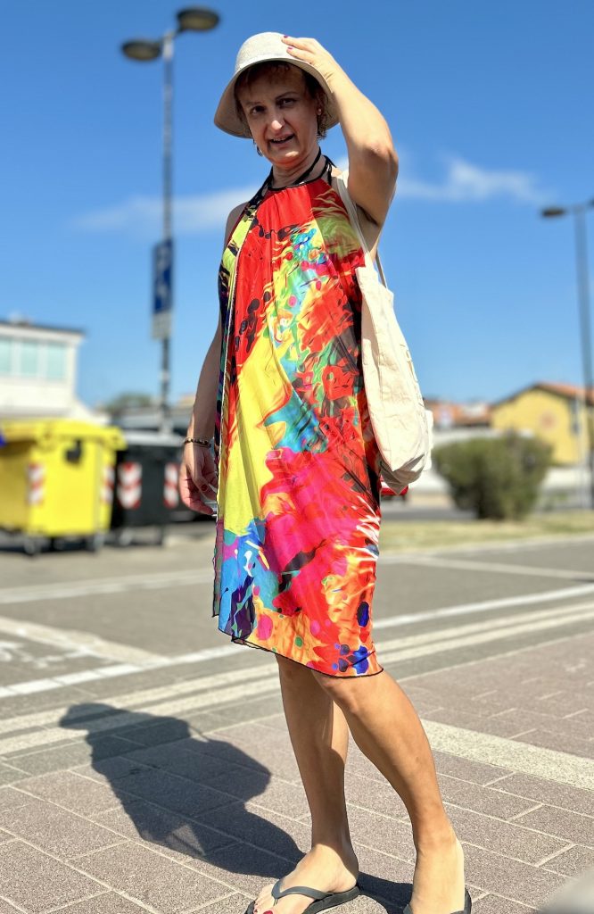 BiancaConPrendisoleECappello