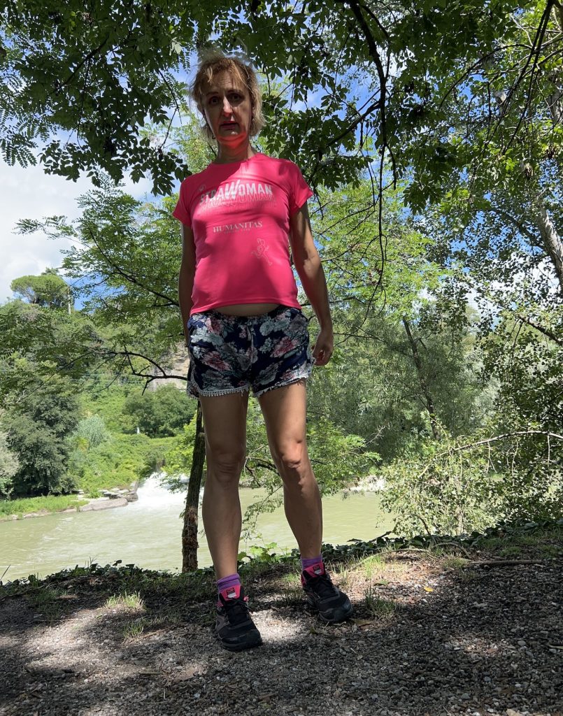 BiancaTrekkingLungoIlfiume