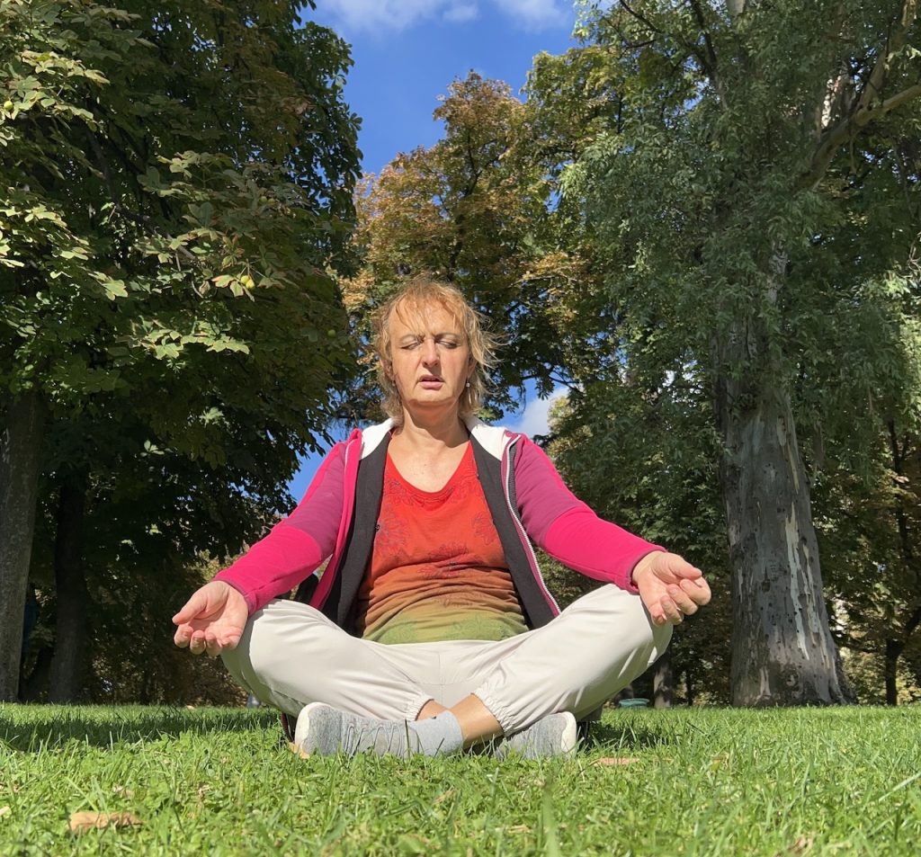 BiancaInMditazioneInquadraturaLontana