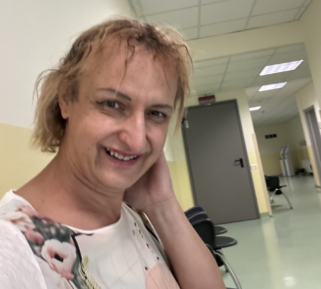 Bianca in sala d'attesa per la Mammografia cover