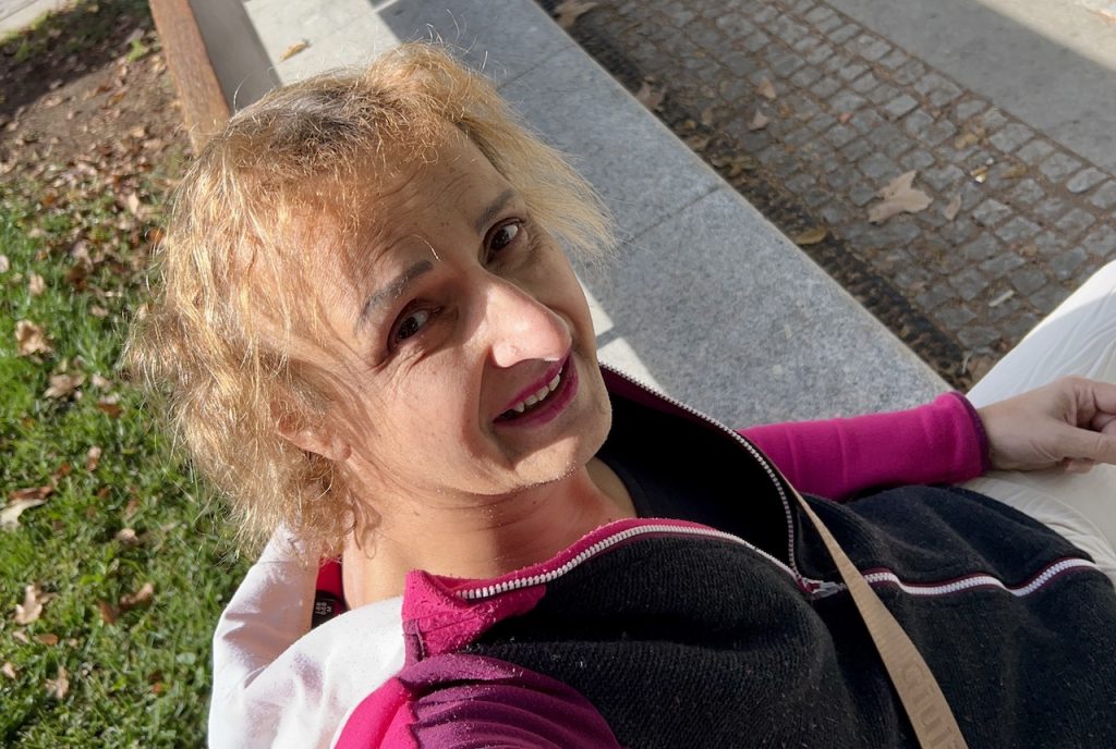 BiancaAlParcoSeduta cover
