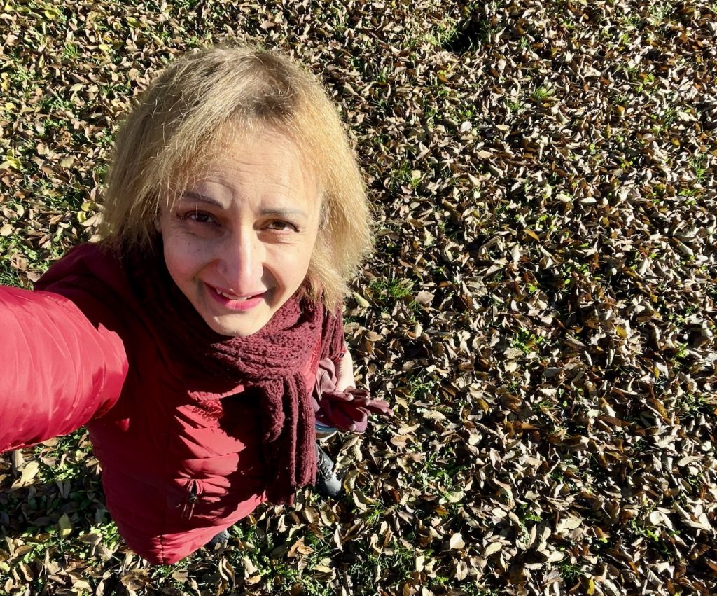 BiancaFotoBuffaConFoglie