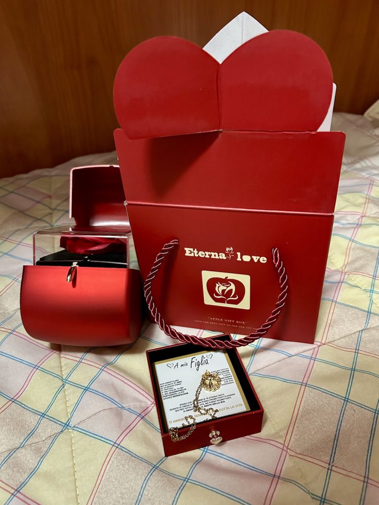 ScatolaregaloEternalLove