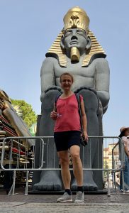 BiancaArenaVeronaConStatuaEgizia